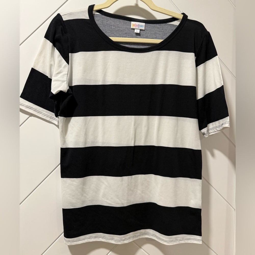 LuLaRoe Gigi Black and White Striped Short Sleeve Tee